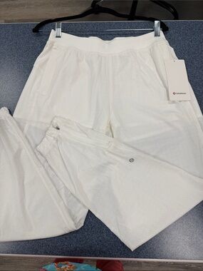 lululemon athletica Men’s White Perforated Jogger Pants